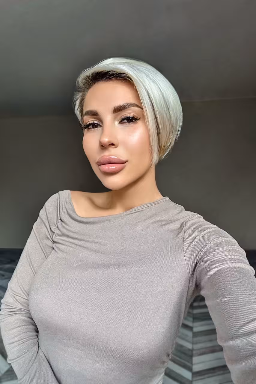 Alenka 30 yo from Kyiv  Ukraine I'm a cyber match bride looking for my other half man