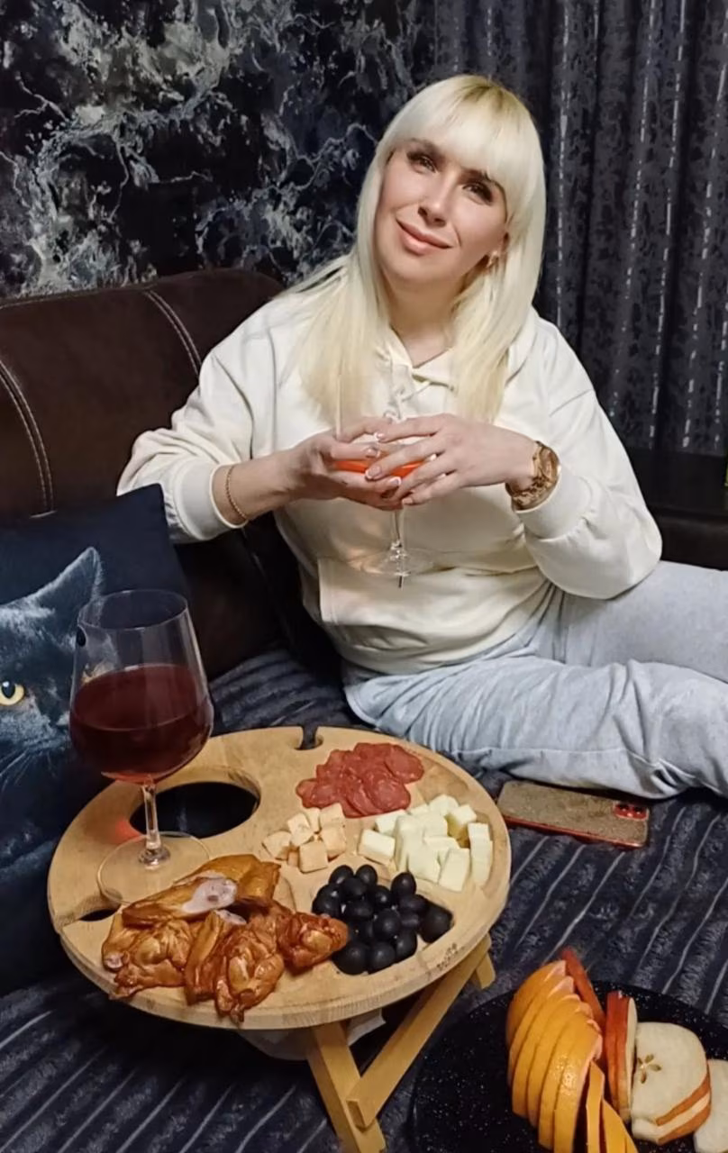 Anna 46 Sumy Ukraine I'm an e-bride ready to find my king