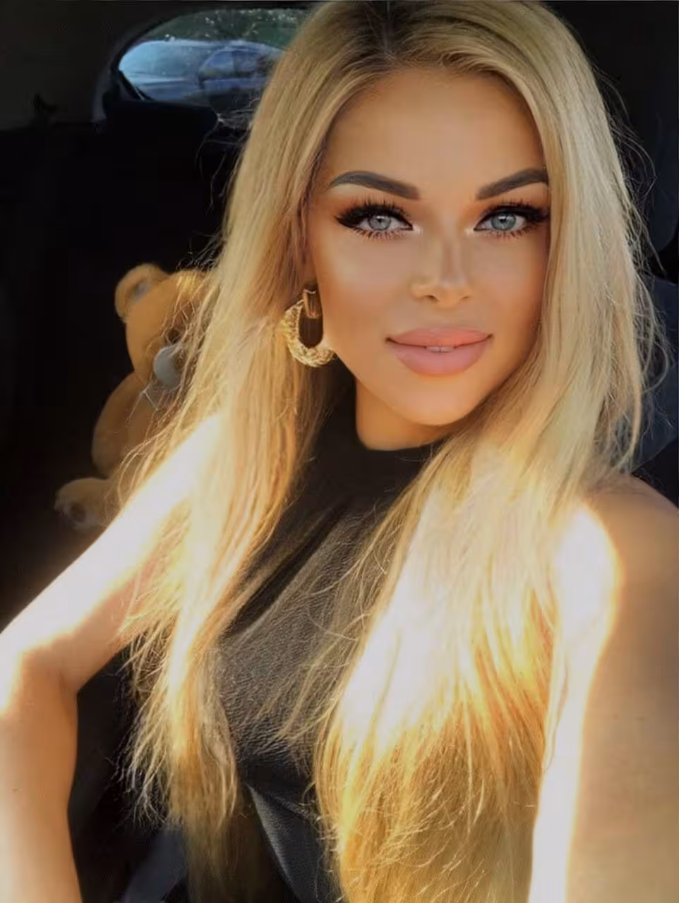 Elena 44 yo from Antalya Turkey I'm a virtual bride ready to find my husband