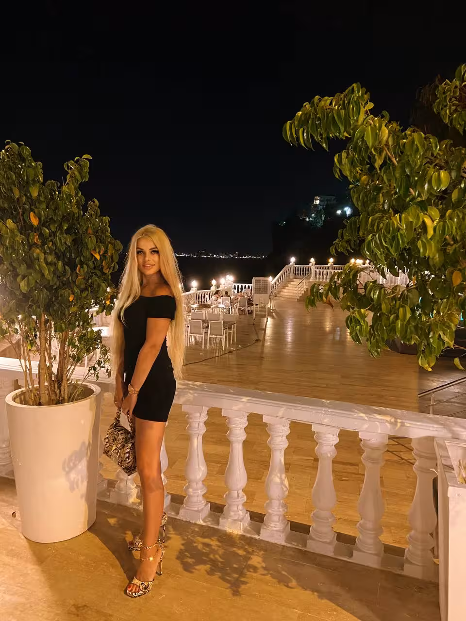 Elena 44 yo from Antalya Turkey I'm a virtual bride ready to find my husband