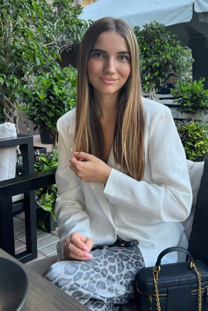 Anastasia 24 yo from Kyiv  Ukraine I'm a web dating bride who needs my king