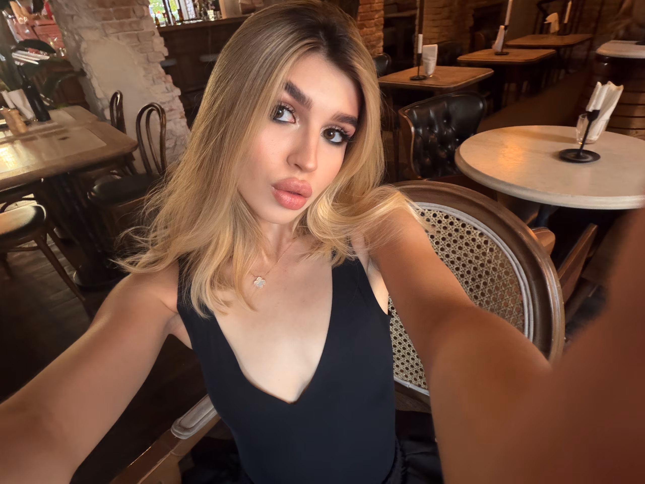 Lilia 20 Kyiv Ukraine I'm a cyber match bride looking for my other half man