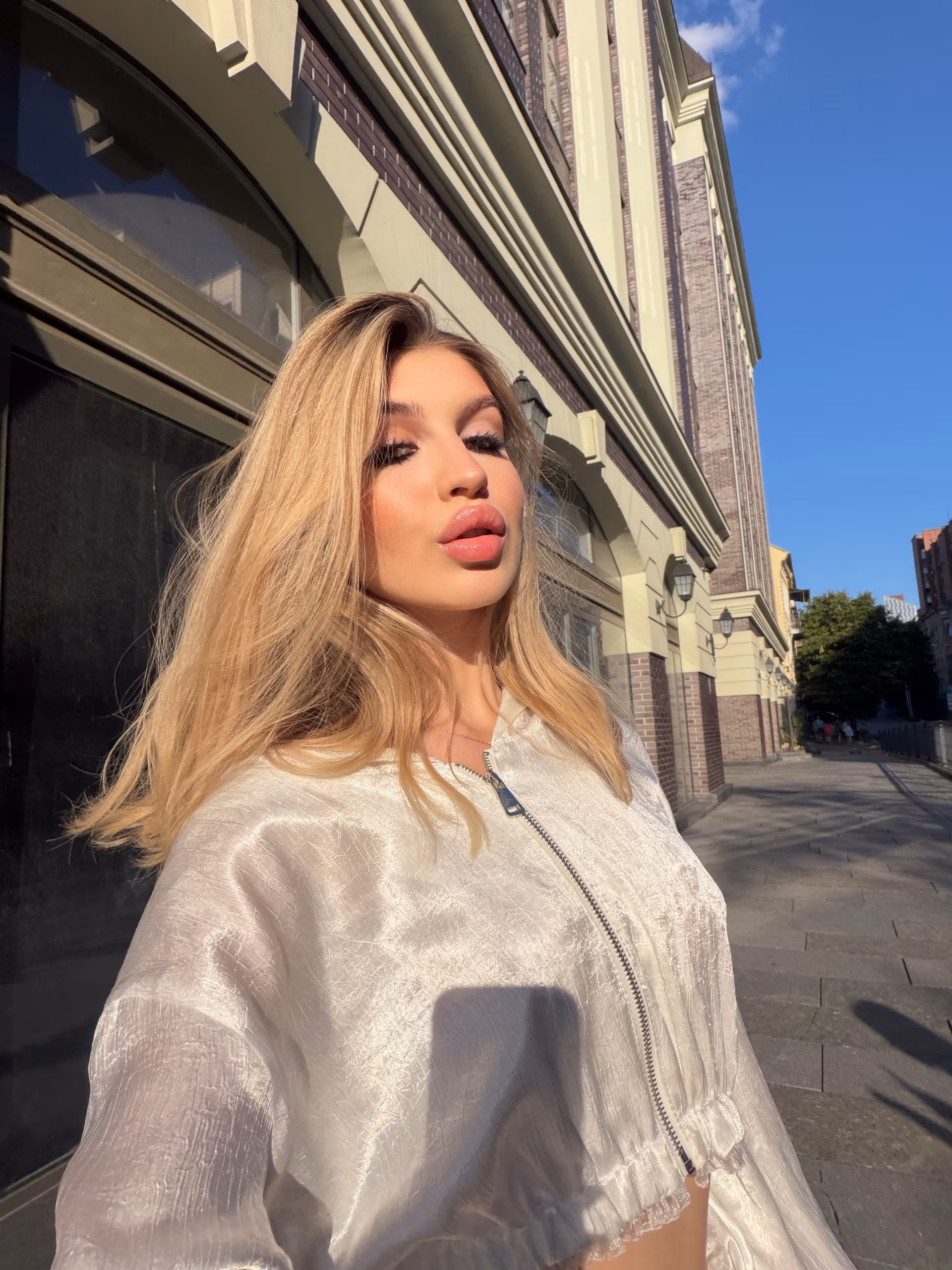 Lilia 20 Kyiv Ukraine I'm a cyber match bride looking for my other half man