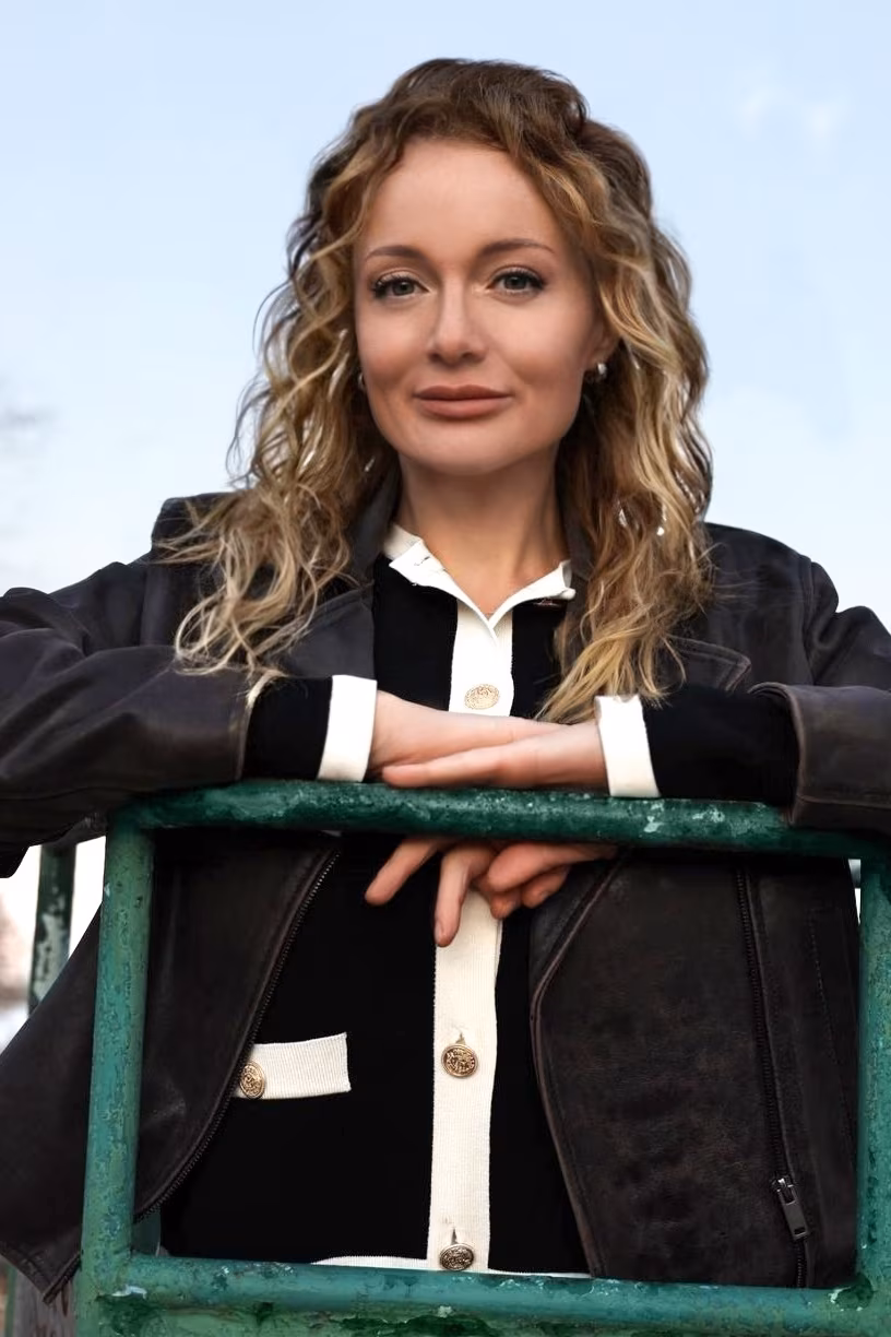 Anna 39 Kyiv  Ukraine I'm a digital match bride wanting to find my king and soulmate