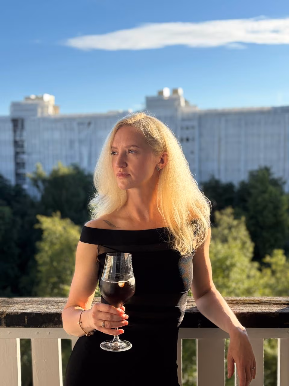 Iaroslava 42 Glukhov Ukraine I'm an e-dating bride wanting to find my beloved one and only