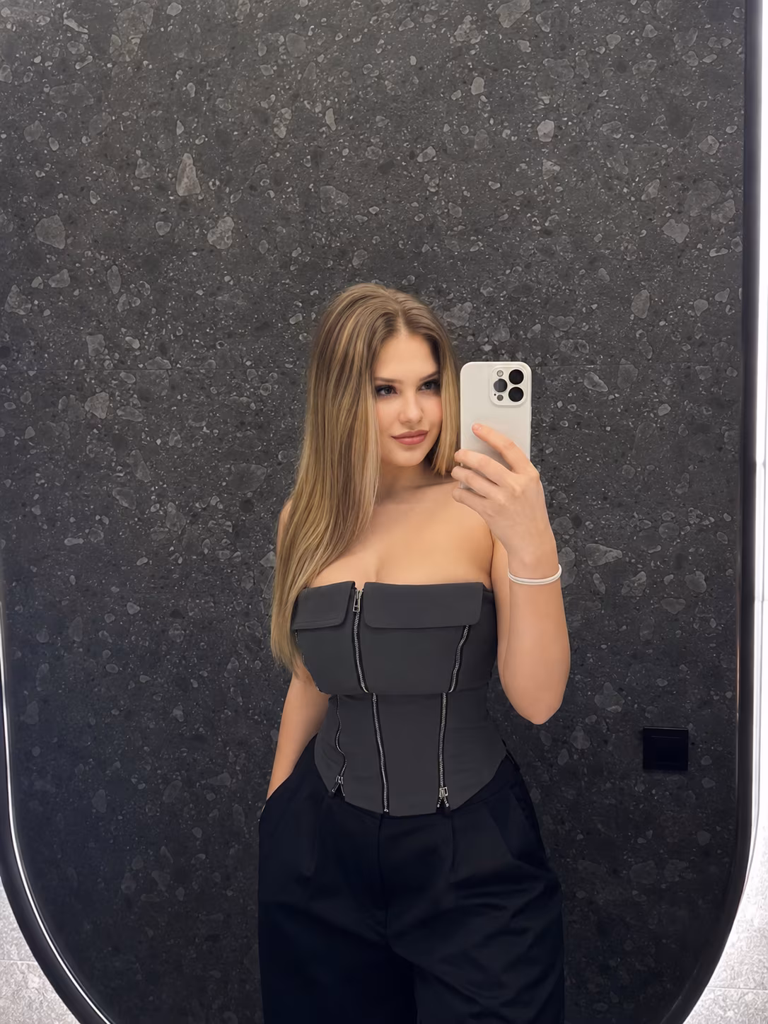 Anita 22 Okhtyrka Ukraine I'm an online dating bride looking for my future husband
