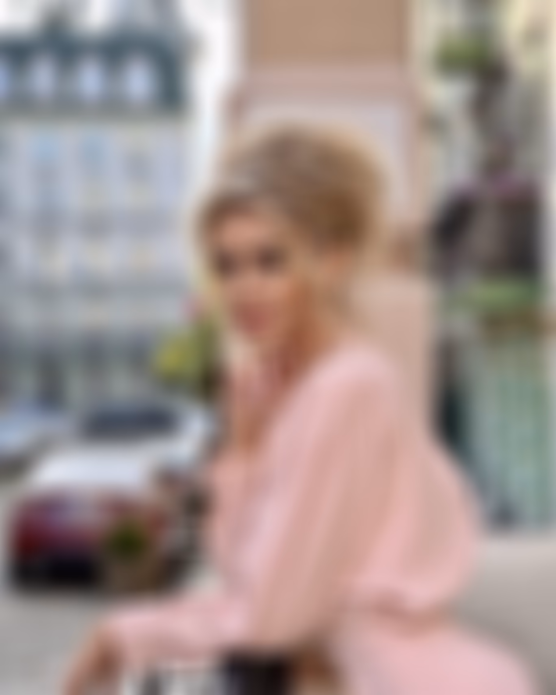 Olena 37 Kyiv Ukraine I'm an online dating bride looking for my king and partner