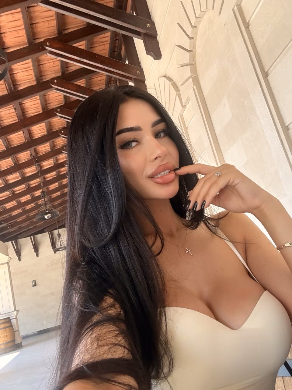 Daniela 24 Bucharest Romania I'm a virtual match bride looking for my darling forever
