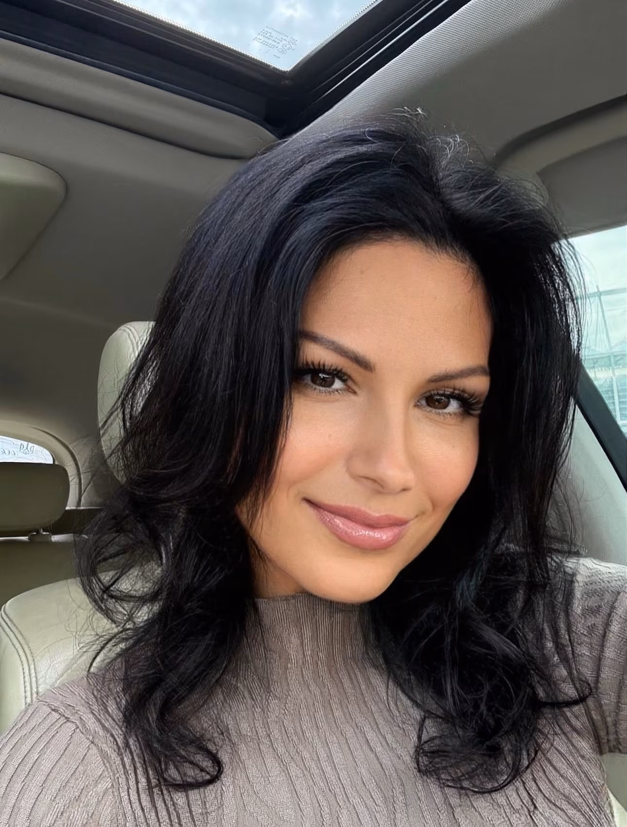 Yaroslava 43 Kyiv Ukraine I'm a web dating bride searching for my best friend man
