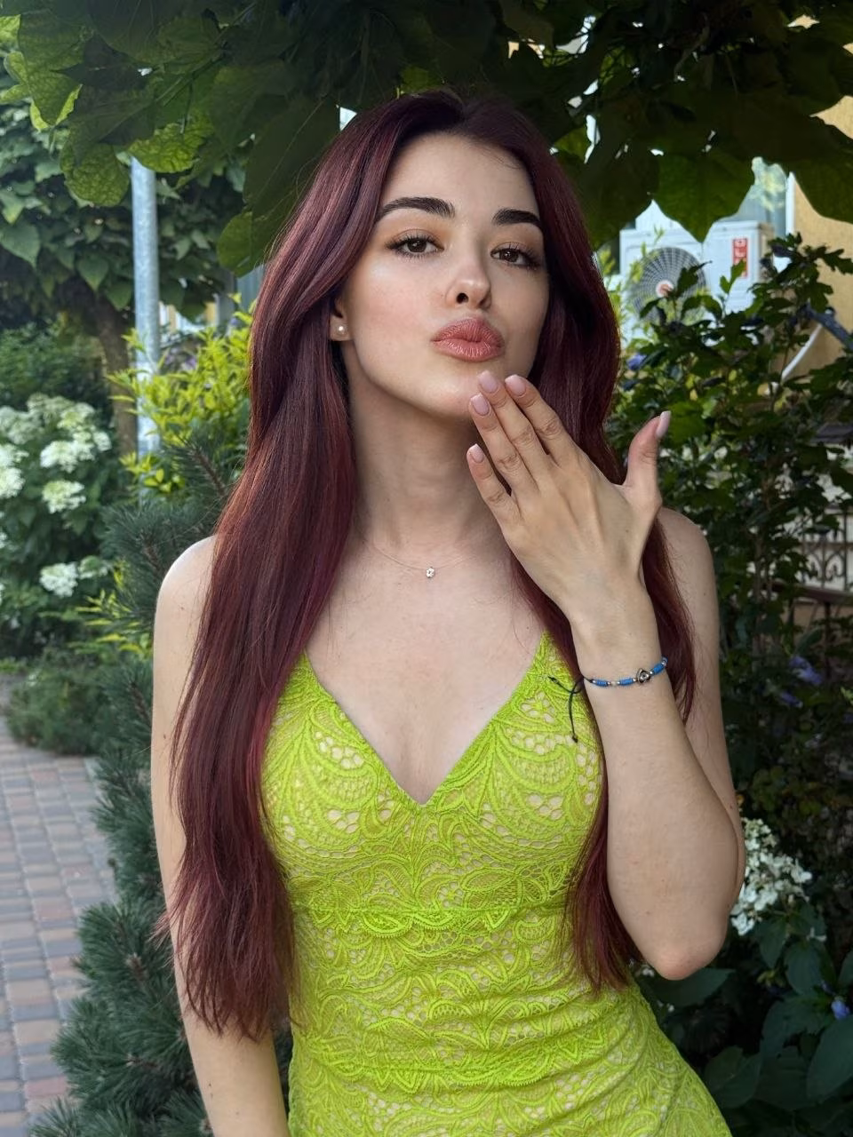 Valeri 27 Portu Portugal I'm a virtual dating bride searching for my one true love