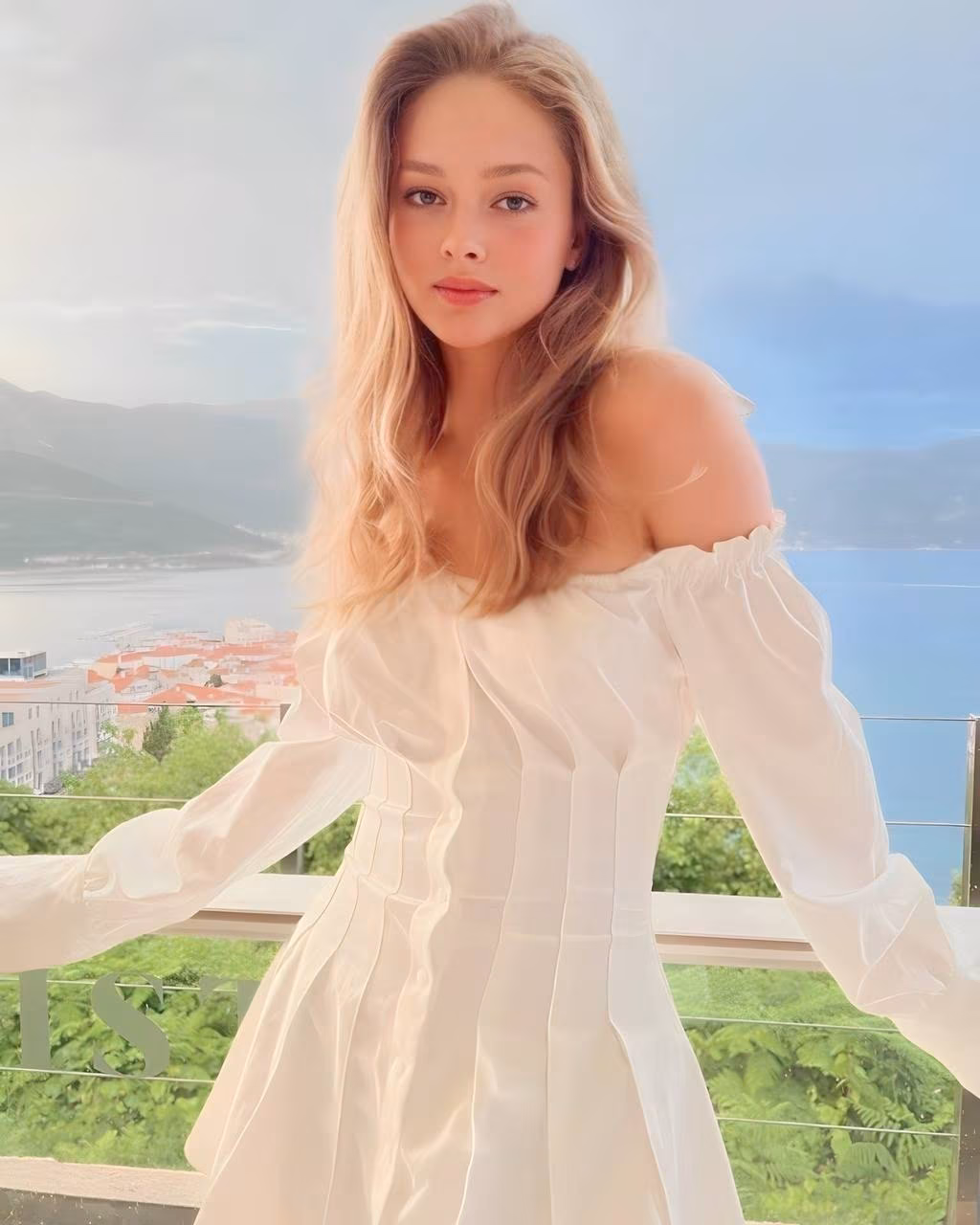 Oleksandra 22 LA USA I'm a virtual dating bride who wants my one and only