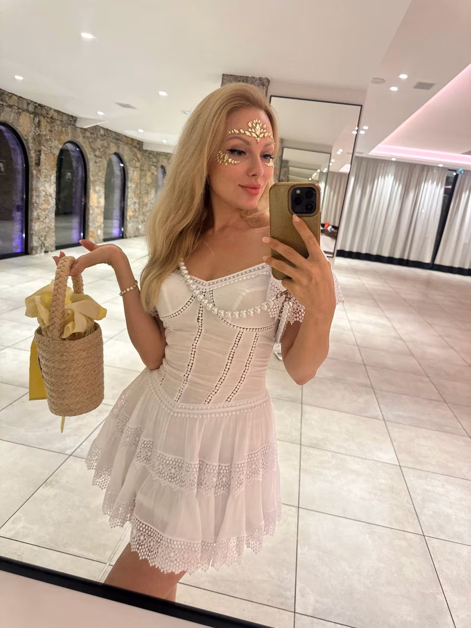 Yulia 40 Cannes France I'm a cyber match bride ready to meet my darling