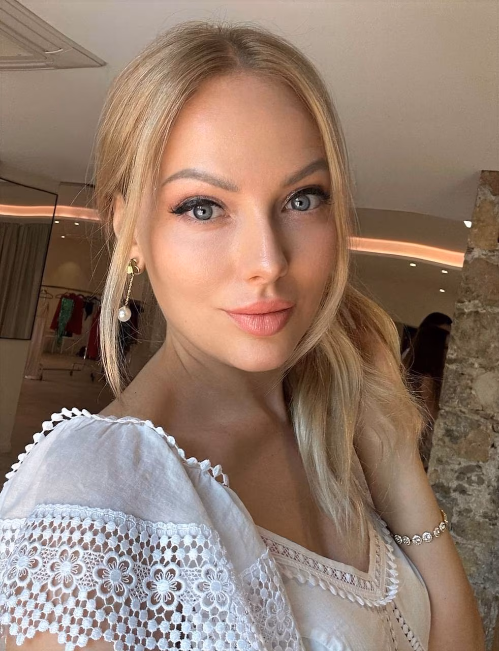 Yulia 40 Cannes France I’m a cyber match bride ready to meet my darling