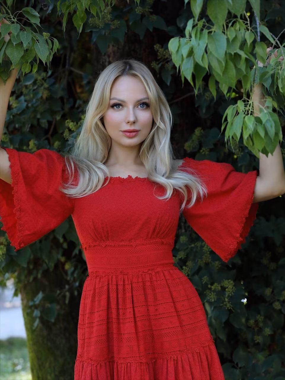Yulia 40 Cannes France I'm a cyber match bride ready to meet my darling