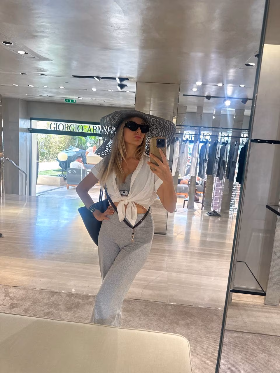 Yulia 40 Cannes France I'm a cyber match bride ready to meet my darling
