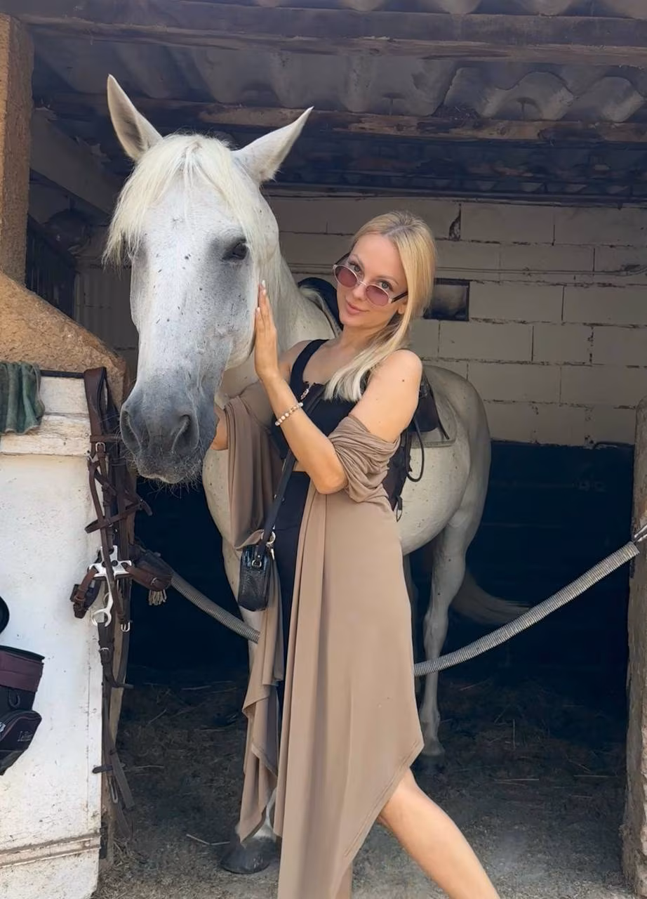 Yulia 40 Cannes France I'm a cyber match bride ready to meet my darling