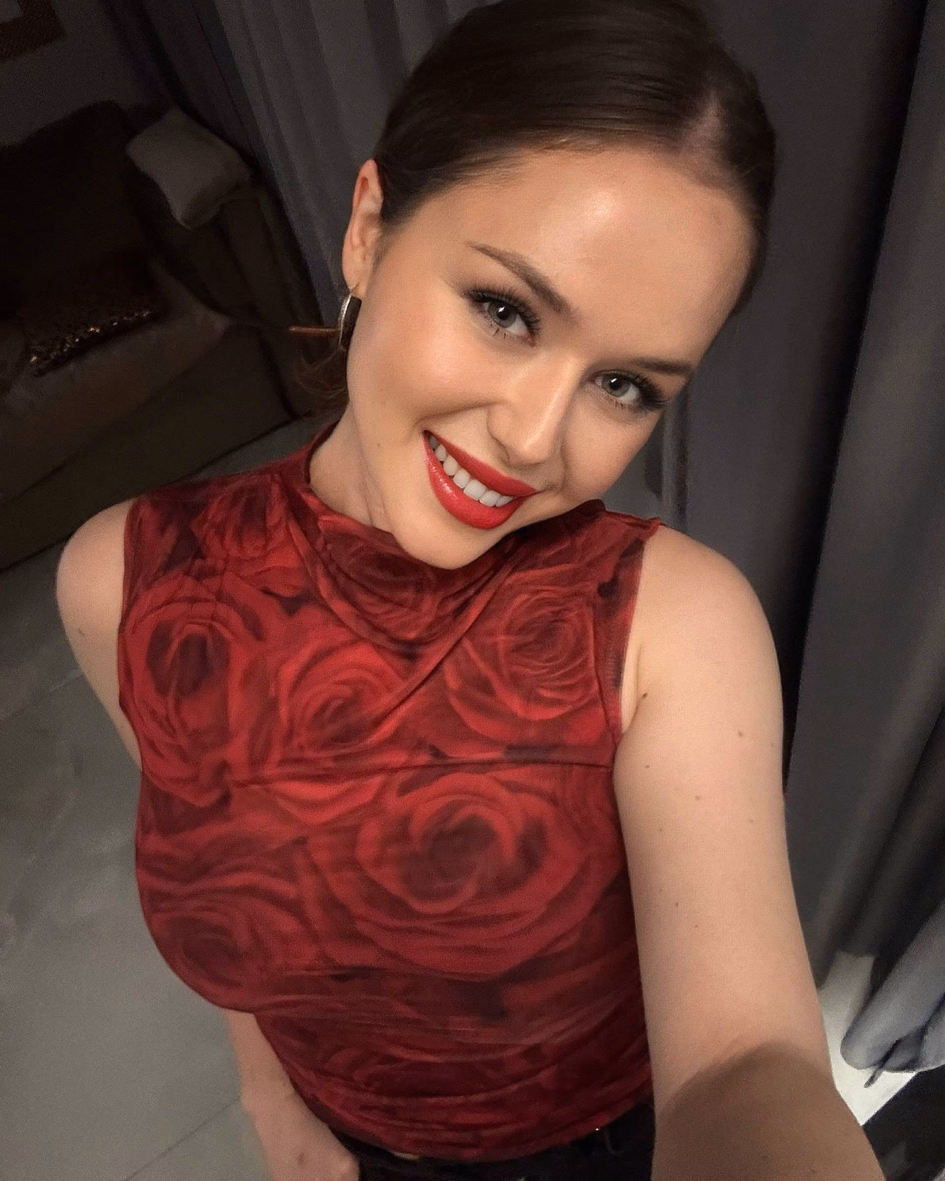Yeva 22 Izyum Ukraine I’m a digital dating bride wanting to meet my darling soulmate
