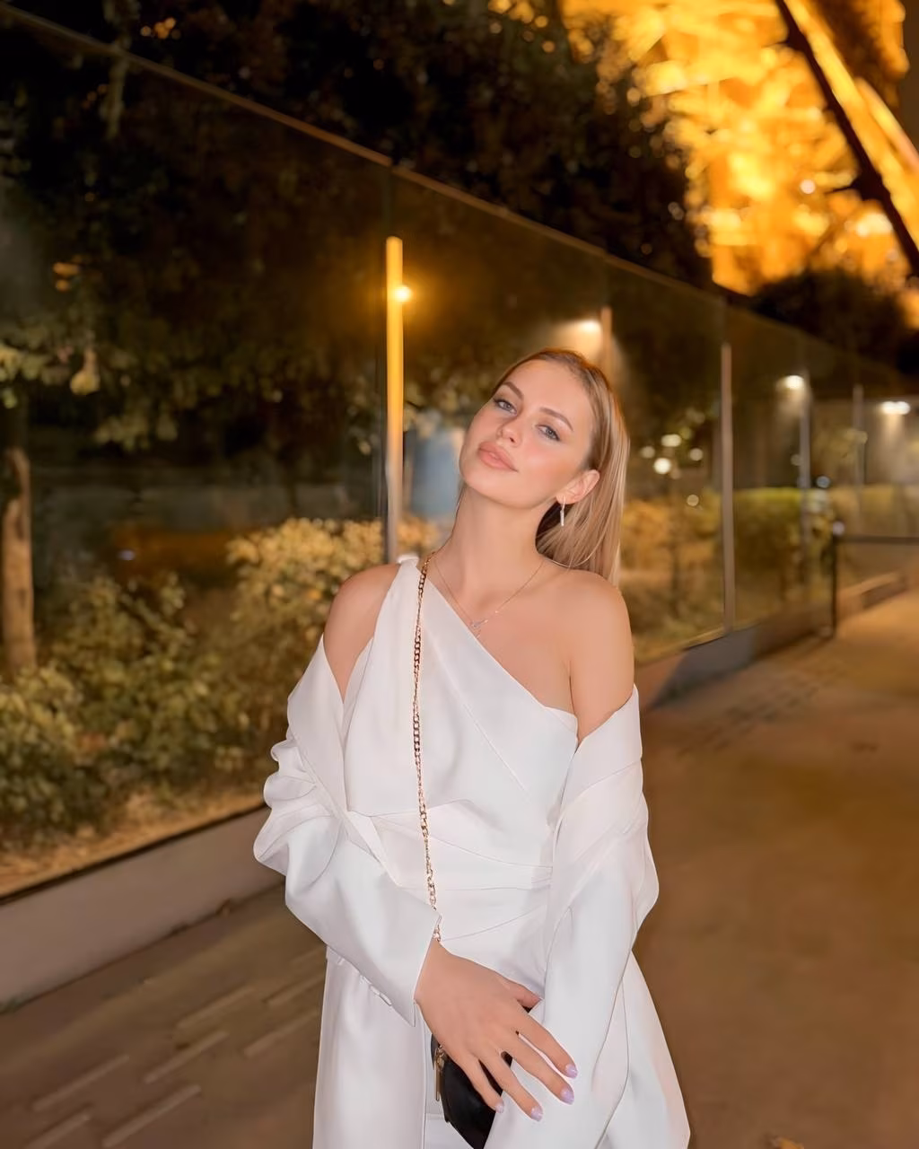 Natalya 22 Kiev Ukraine I'm a virtual bride who needs my protector