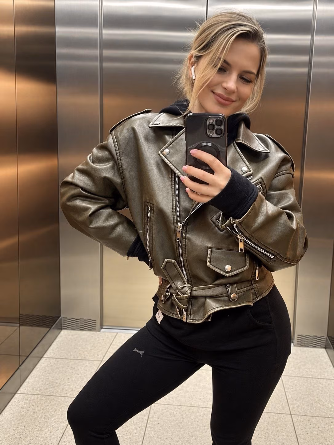 Yulia 46 Weil am Rhein  Germany I'm a virtual dating bride searching for my one true love