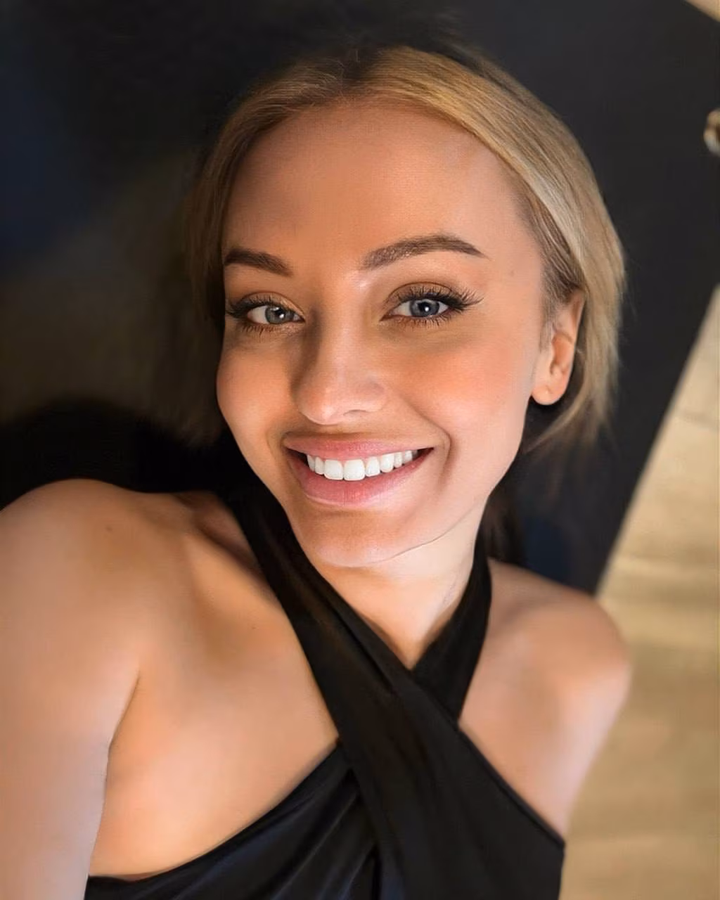 Inna 36 Lodz Poland I'm a virtual dating bride who needs my protector husband
