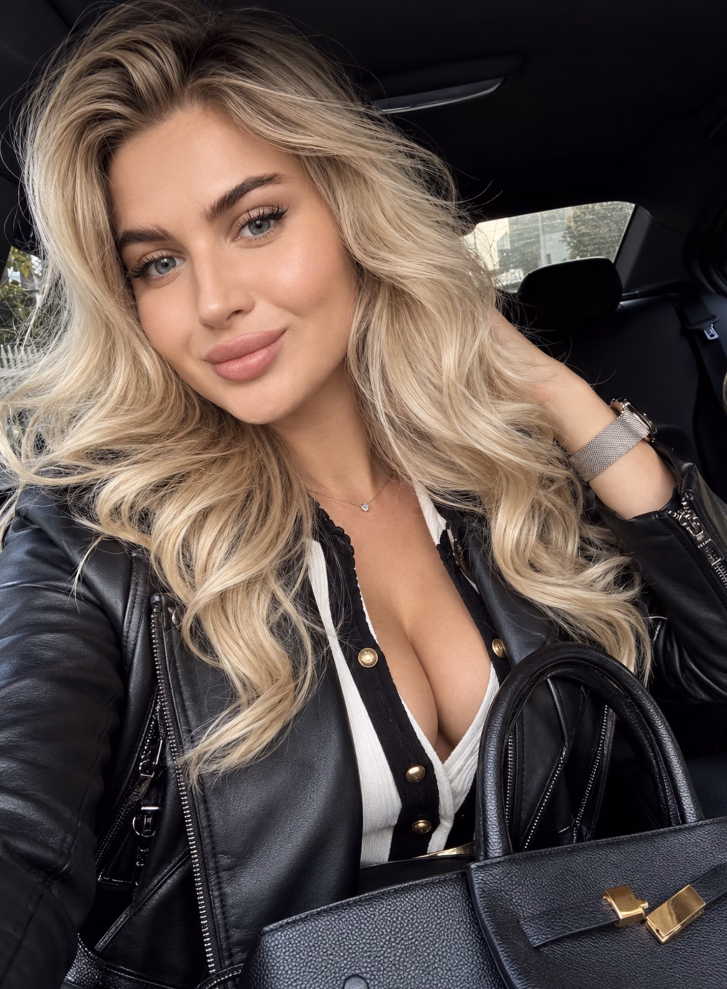 Karyna 26 Vienna Austria I'm a cyber bride looking for my prince charming