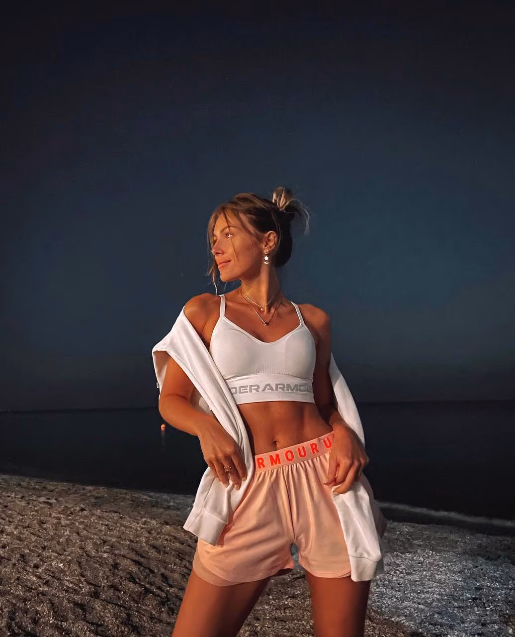 Polina 29 Odessa Ukraine I'm a cyber match bride searching for my other half husband