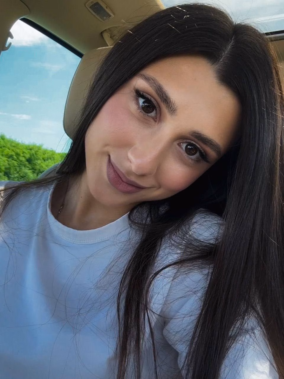 Nana 23 Kiev Ukraine I'm a digital bride wanting to find my one true soulmate