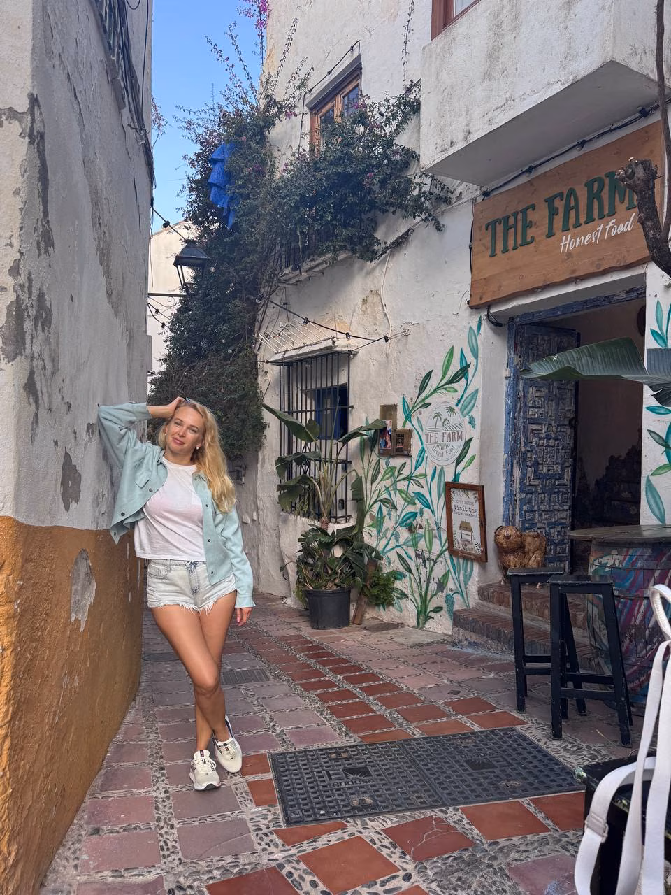 Olena 42 Benalmadena Spain I'm a digital bride wanting to find my one true soulmate