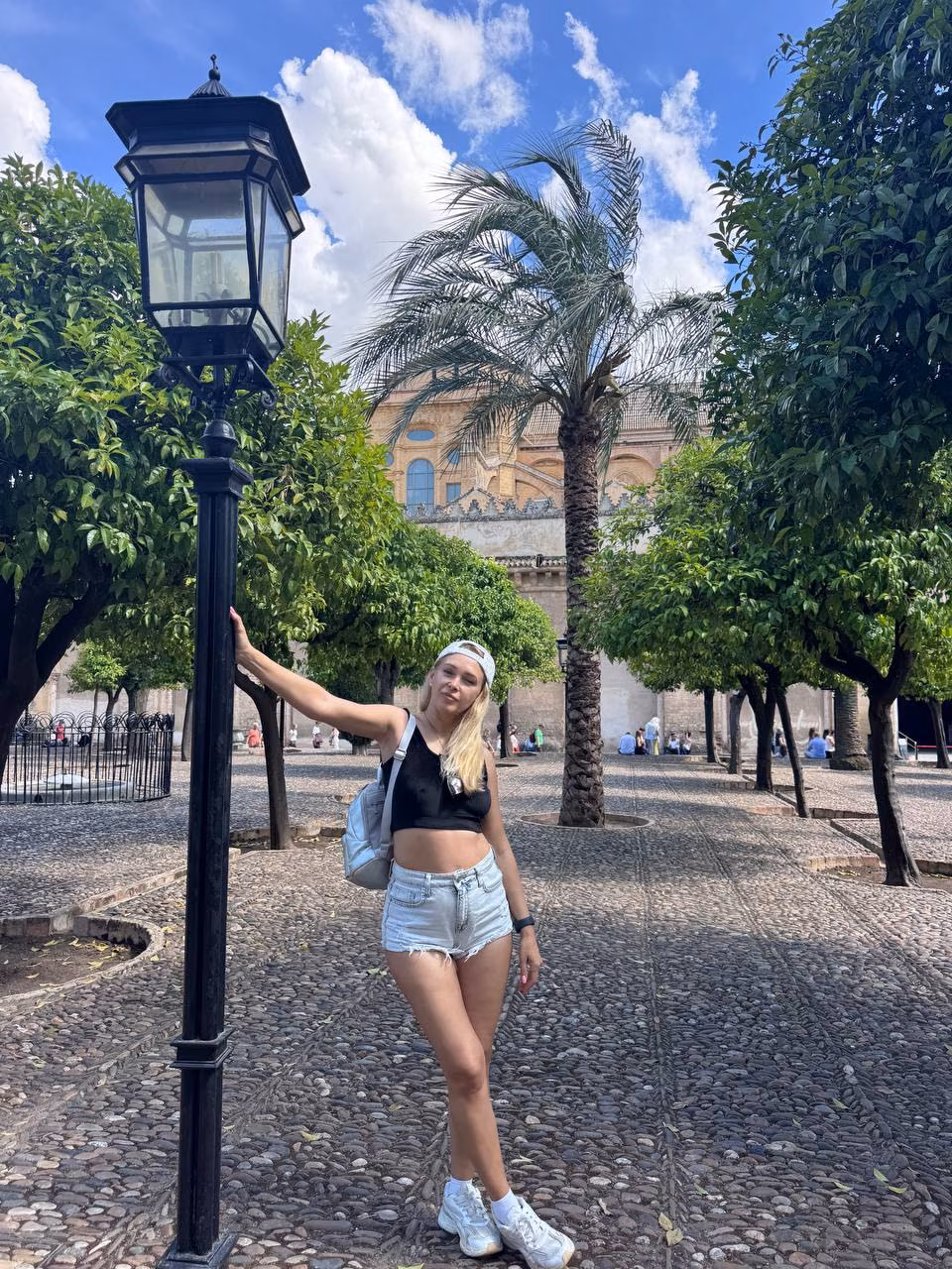 Olena 42 Benalmadena Spain I'm a digital bride wanting to find my one true soulmate