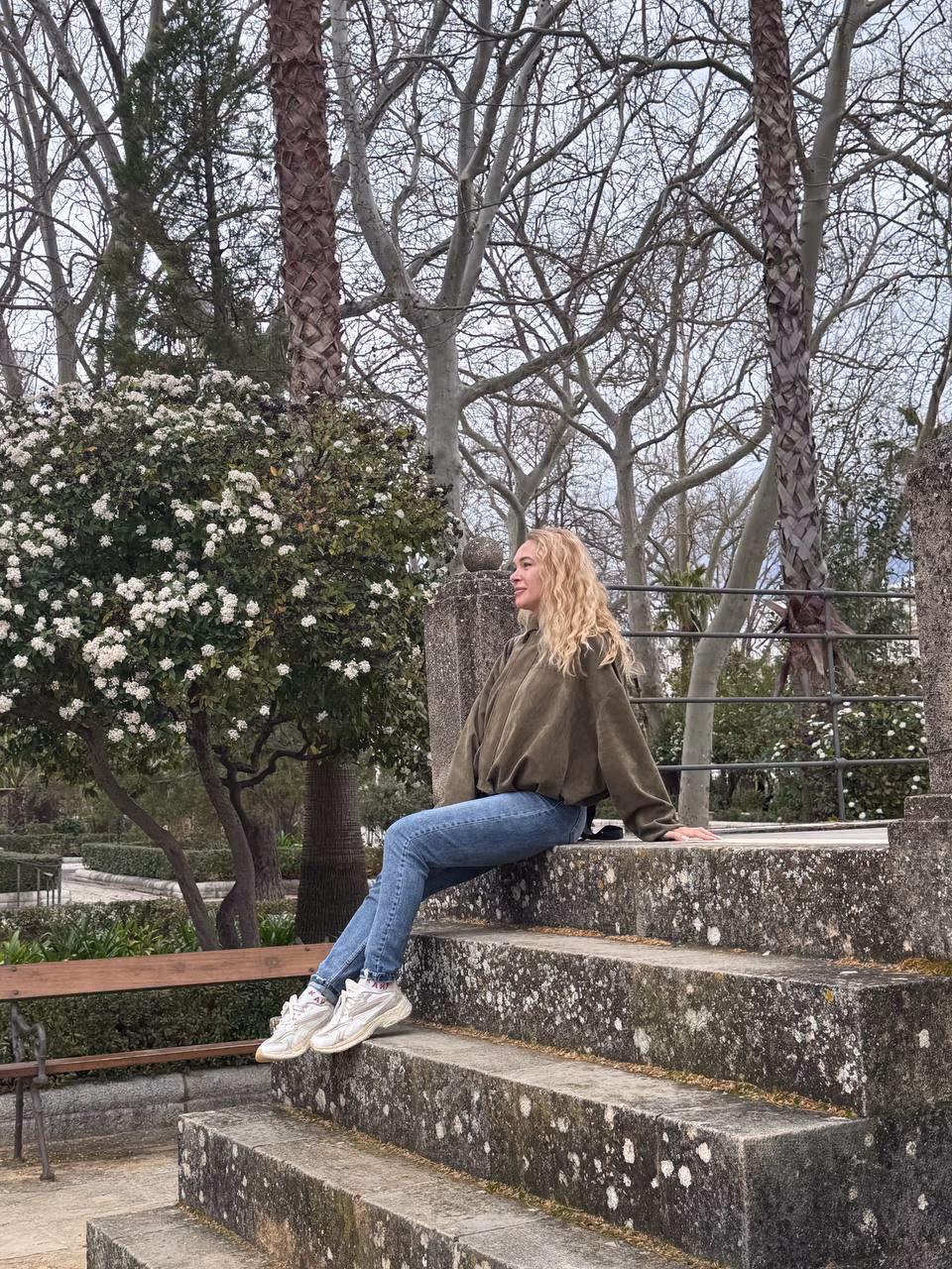 Olena 42 Benalmadena Spain I'm a digital bride wanting to find my one true soulmate