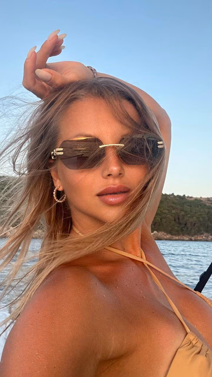 Anna 35 Ivano-Frankivsk Ukraine I'm a digital match bride wanting my beloved husband
