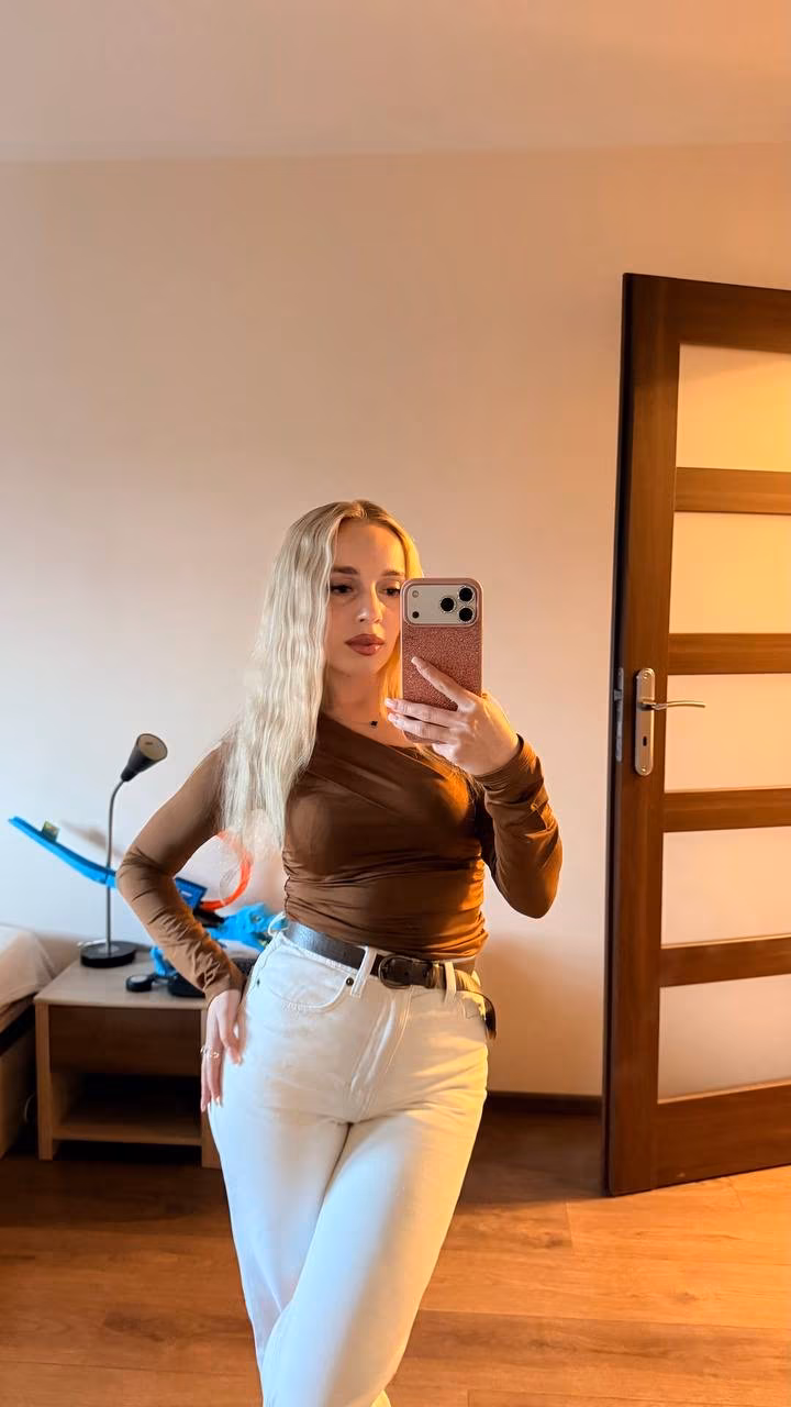 Viktoria 26 Dnepr Ukraine I'm an online dating bride looking for my gentleman partner