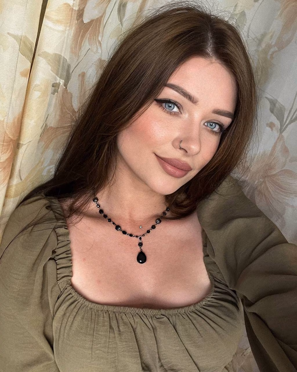 Lilianna-Mariia 25 Lviv Ukraine I'm an online match bride ready to find my hero partner