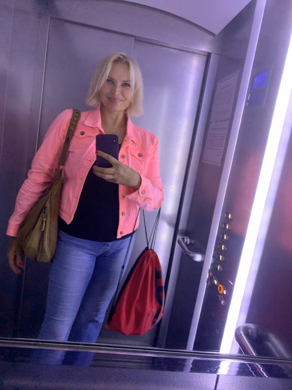 NATALI 49 Kiev Ukraine I'm an online match bride ready to find my hero partner