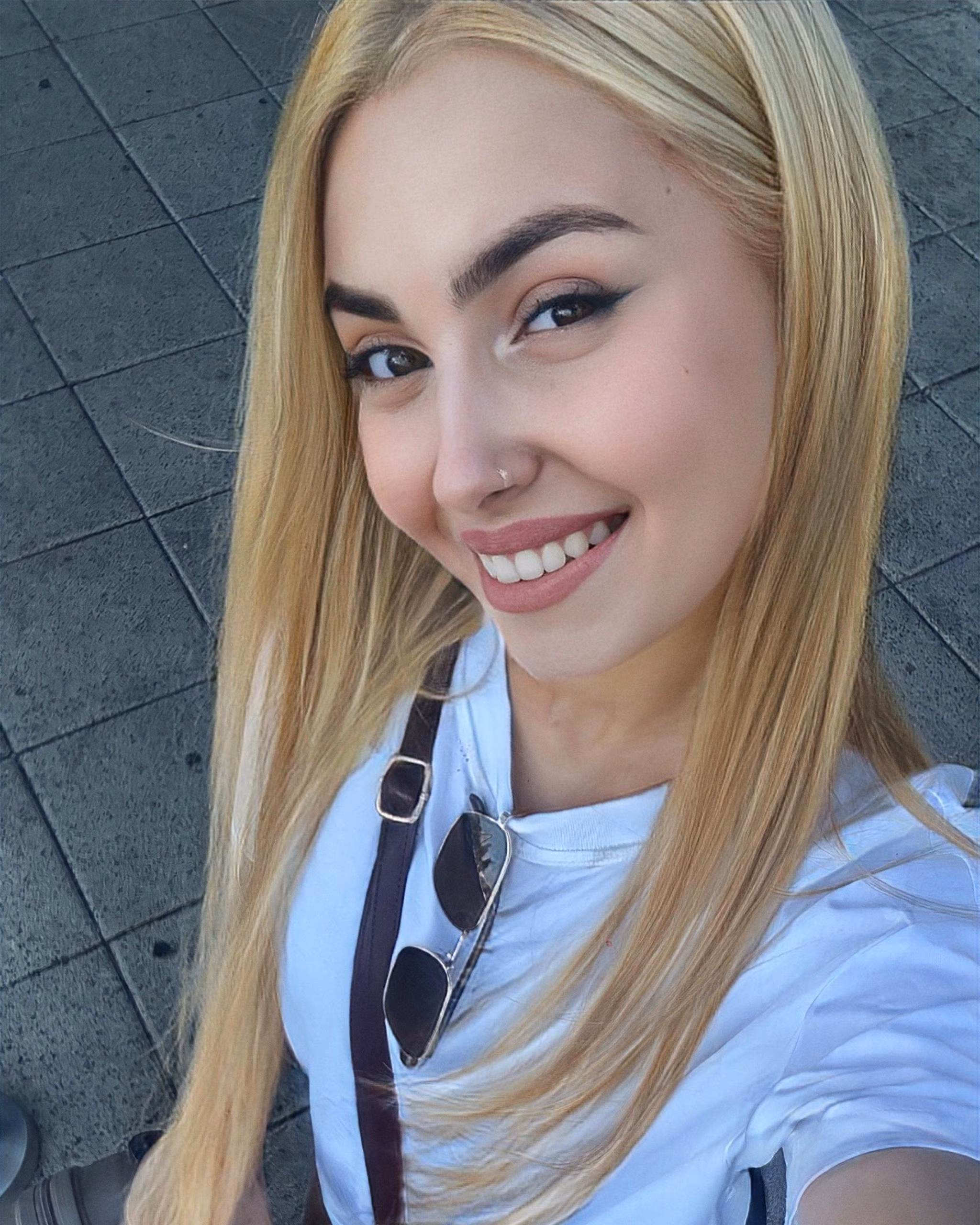 Viktoriia 19 Cherkasy Ukraine I'm an online match bride ready to find my hero partner