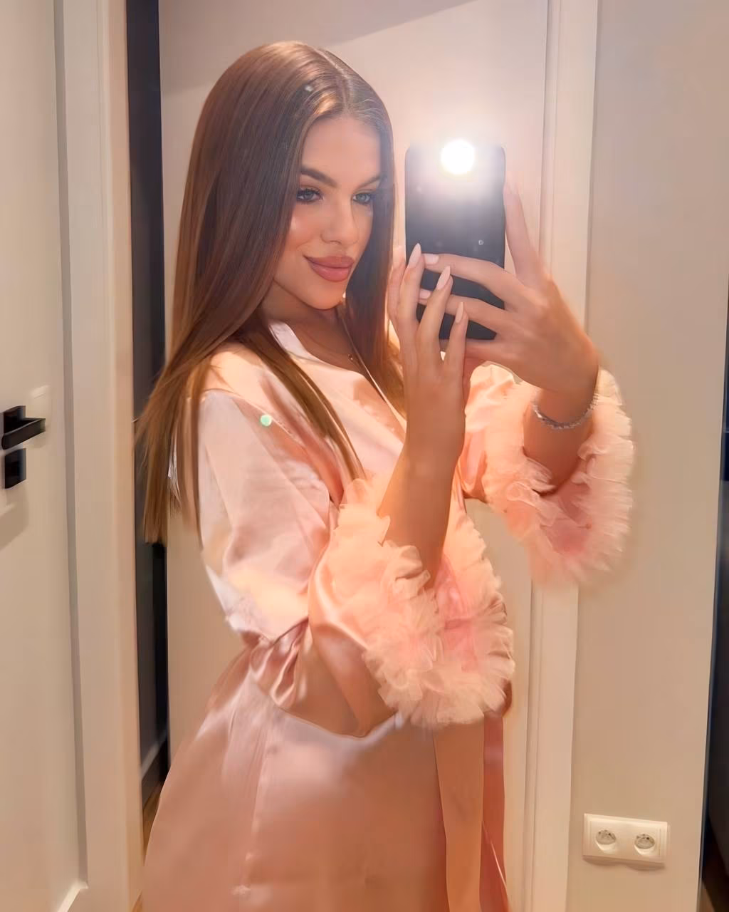 Yana 21 Novovolynsk Ukraine I'm a virtual bride who needs my protector