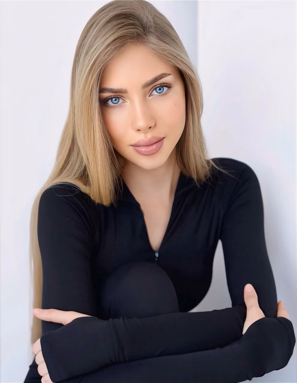 Yelyzaveta 18 Kyiv Ukraine I'm a virtual bride who needs my protector