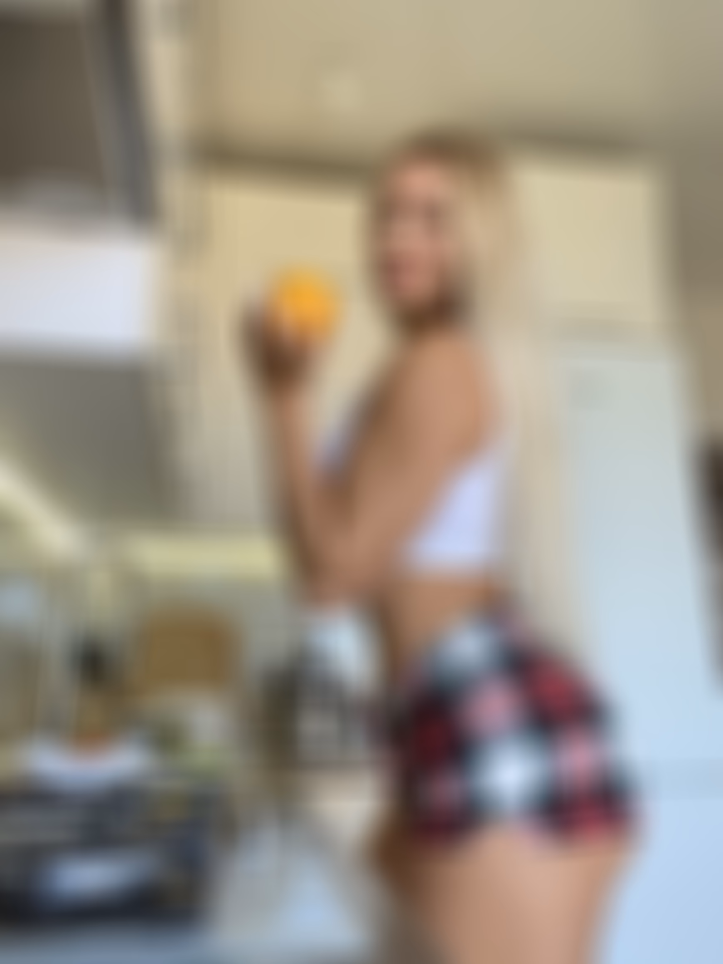 Yulia 40 Keswick Canada I'm a virtual dating bride who needs my hero husband