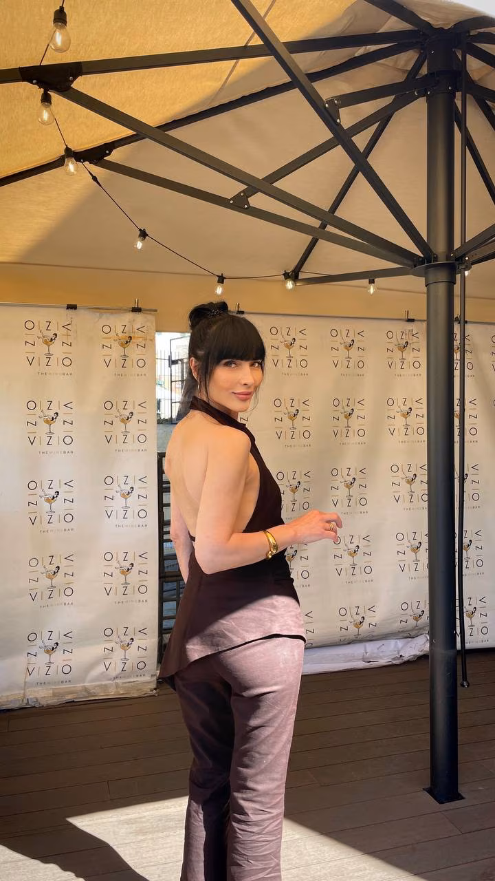Alisa 48 Milan Italy I'm a virtual match bride looking for my prince forever
