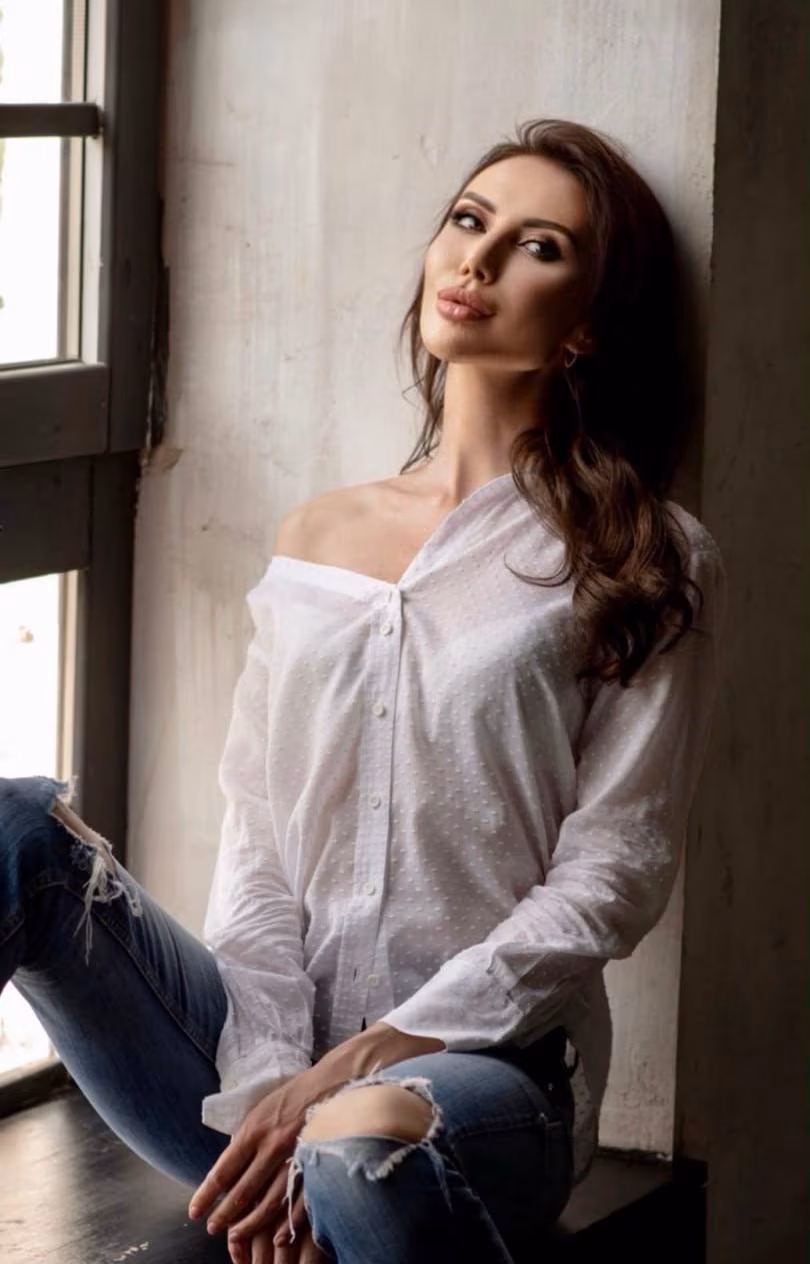 Elena 43 Milan Italy I'm a virtual match bride searching for my gentleman