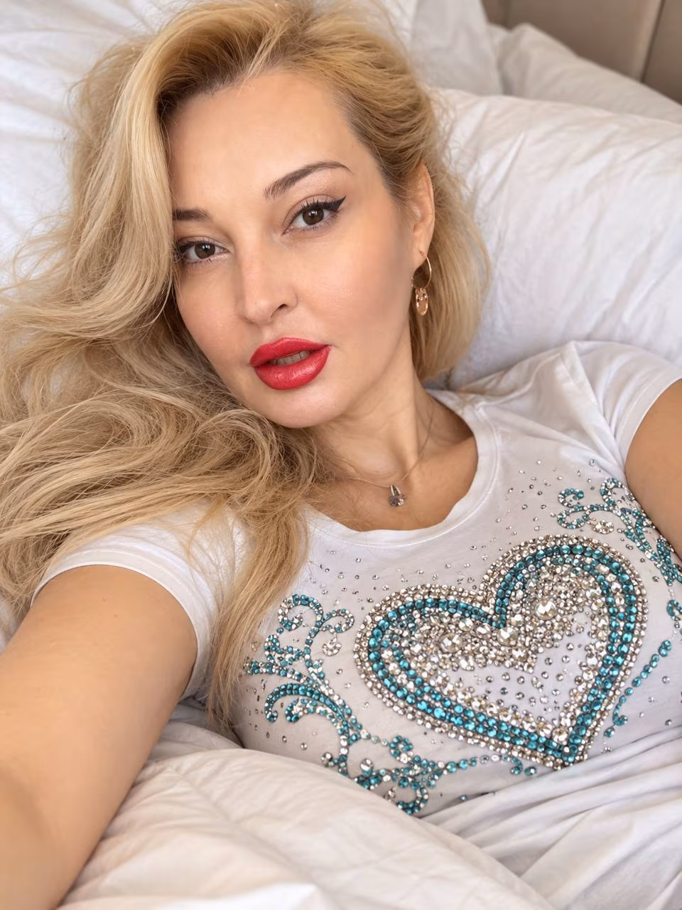 Olena 42 Kyiv Ukraine I'm a web match bride searching for my best friend