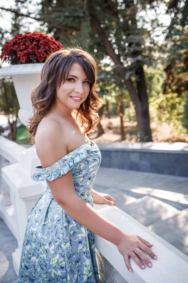 family-oriented Ukrainian fiancée from city Kharkov Ukraine